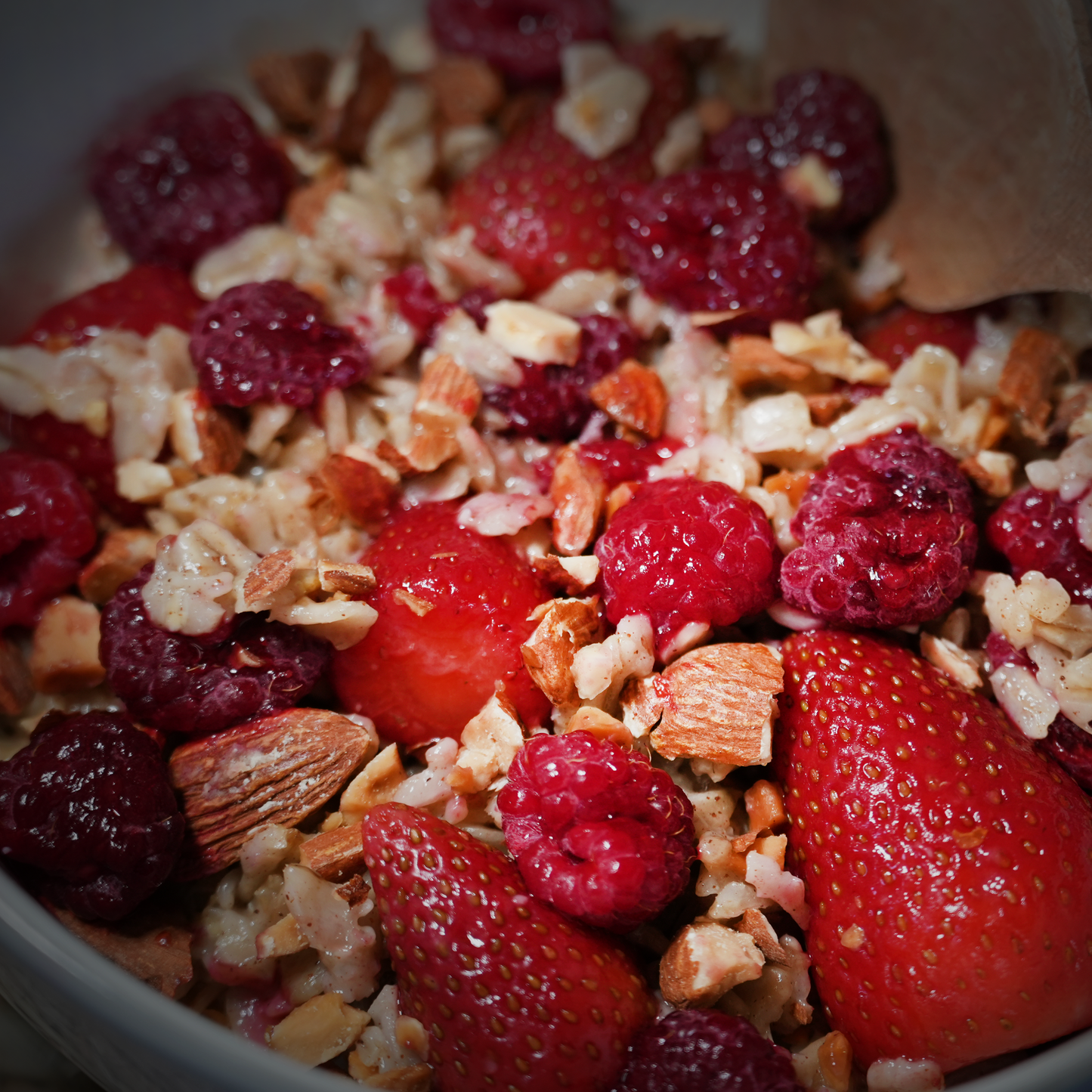 STRAWBERRY RASPBERRY OATMEAL